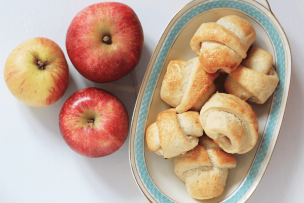 Søde minihorn med marcipan og æbler fra Ullemose Frugt