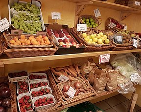 Stort udvalg af egne grøntsager i Gårdbutikken Økoladen